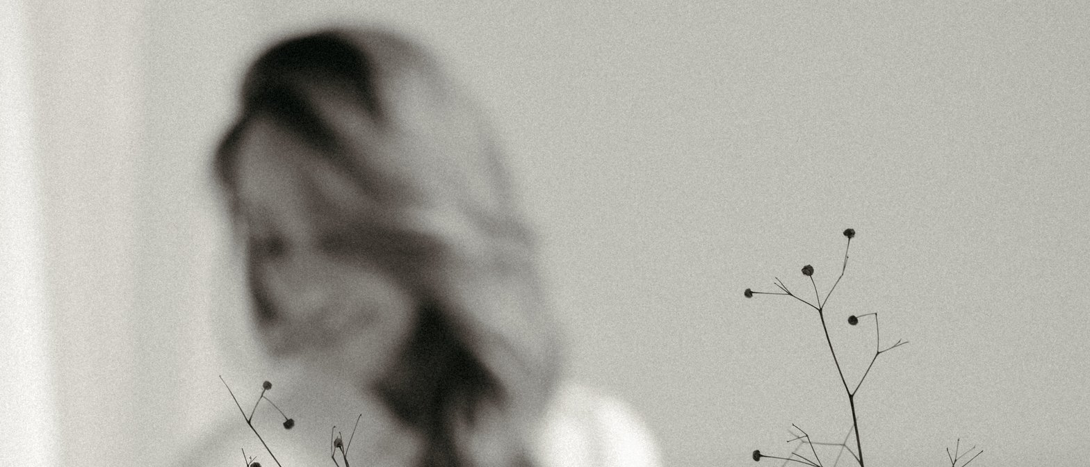 Quiet contemplative moment representing the inward focus of clinical hypnotherapy