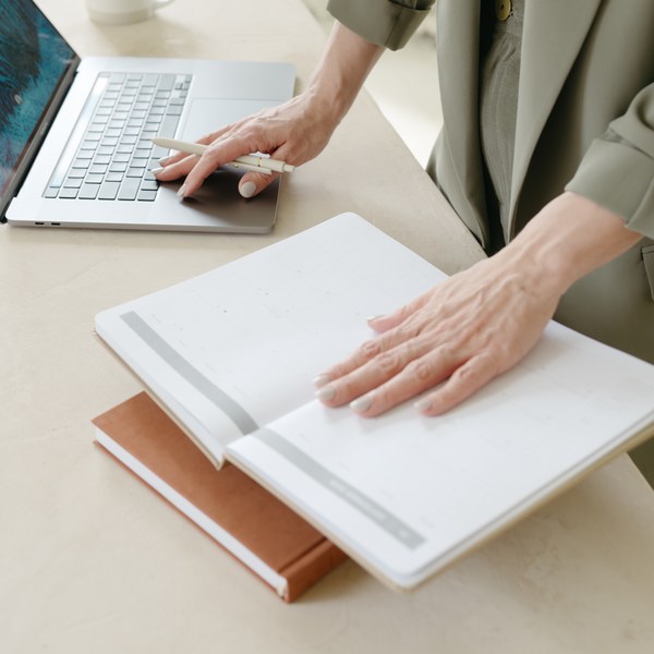 Detailed session plan notebook for personalized hypnotherapy